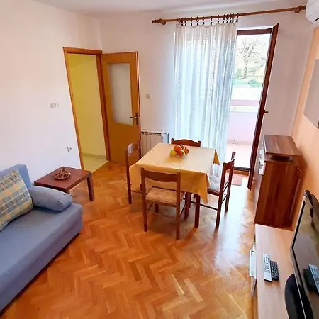 Mirjana F Apartment