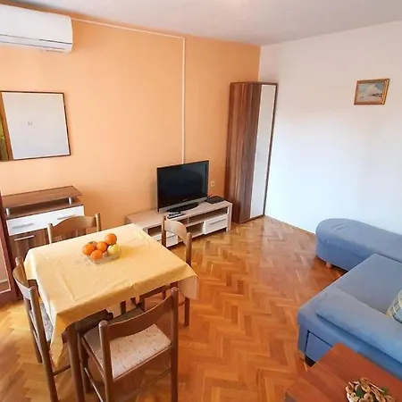 Apartment Mirjana F