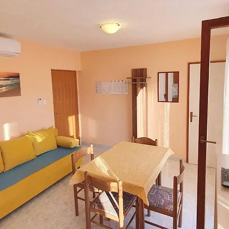 Apartament Mirjana Ficor-baska With Balcony And View *