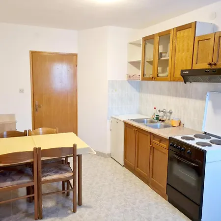 Mirjana F Apartment