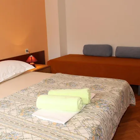Mirjana F Apartment