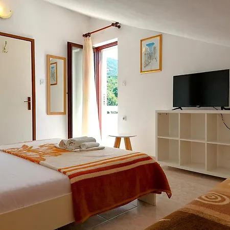 Apartment Mirjana F *