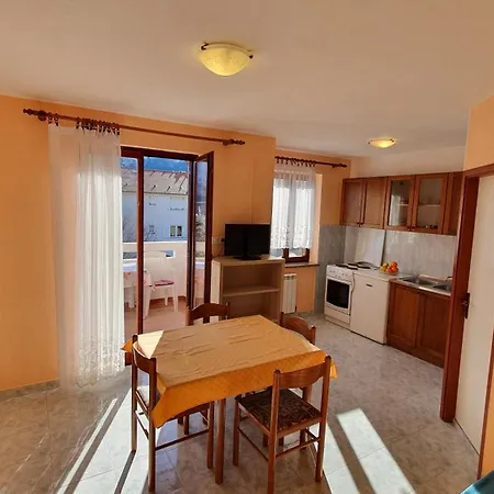 Mirjana Ficor-baska With Balcony And View Apartament Baška