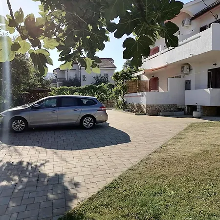 Apartament Mirjana Ficor-baska With Balcony And View *