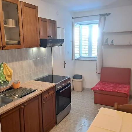 Apartament Mirjana Ficor-baska With Balcony And View Baška