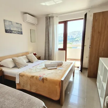 Apartman Mirjana Ficor-baska With Balcony And View