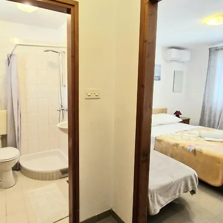 Apartments Mirjana - Baska With Balcony And View Apartament