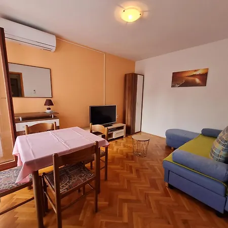 Apartament Mirjana Ficor *