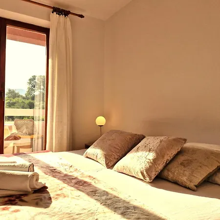 Mirjana Ficor Apartament *